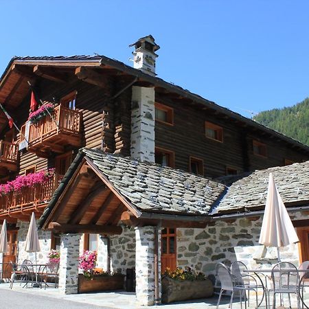 Hotel Petit Tournalin Champoluc Exterior foto